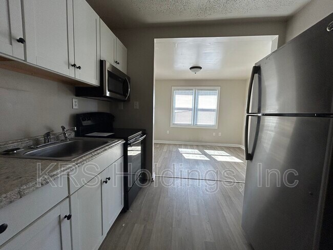 Photo - 918 Watson St Unit C