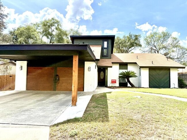 Building Photo - 2934 Burnt Oak St