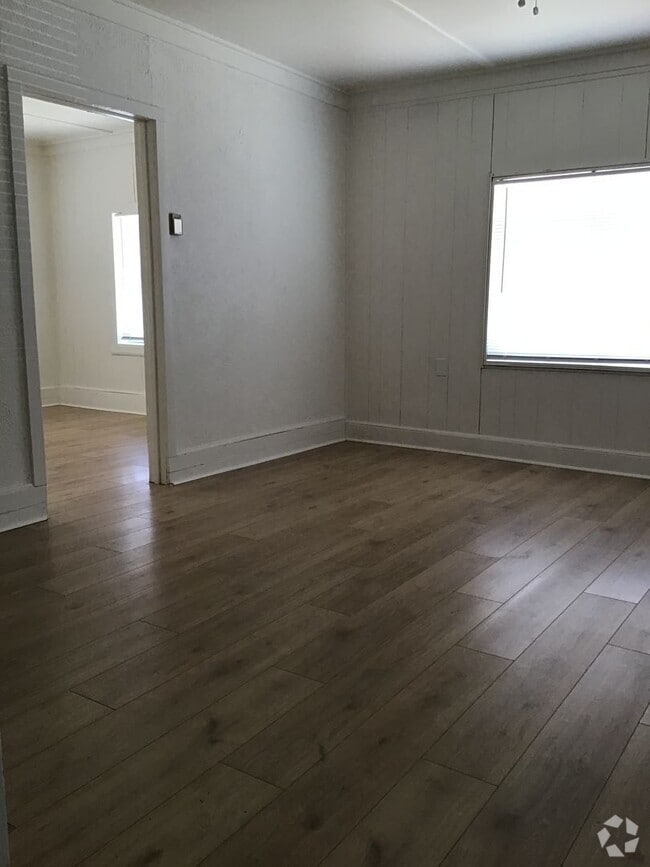 Building Photo - close to shopping Rental