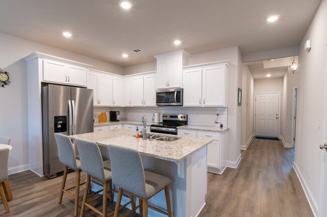 Photo - 1091 Primrose Dr