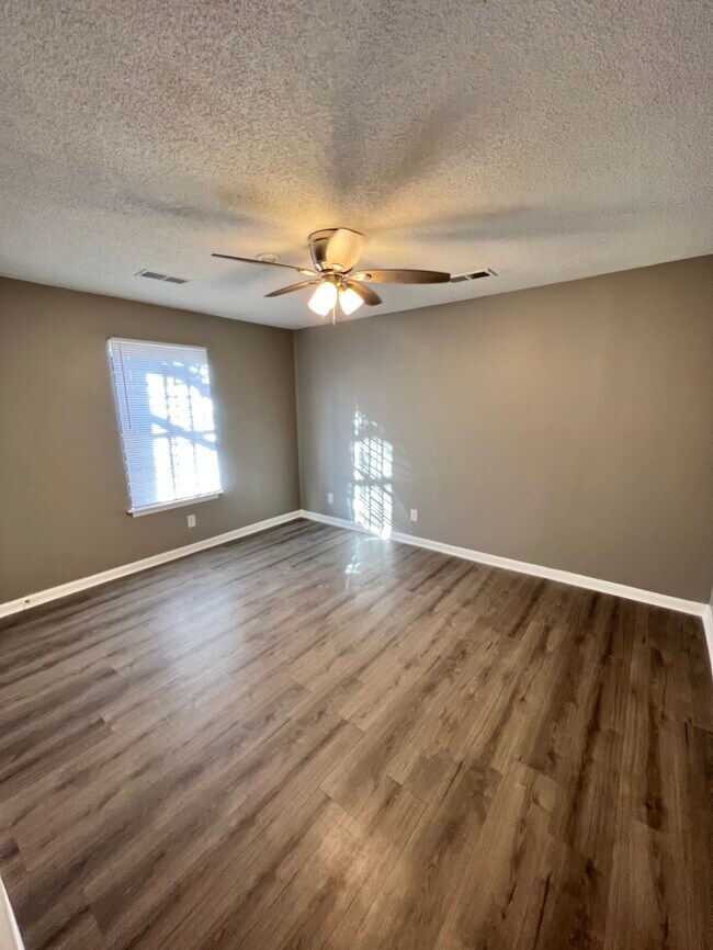 Huge 4 Bedroom Home For Rent
