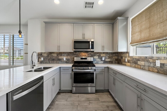 Photo - 3030 N 38th St