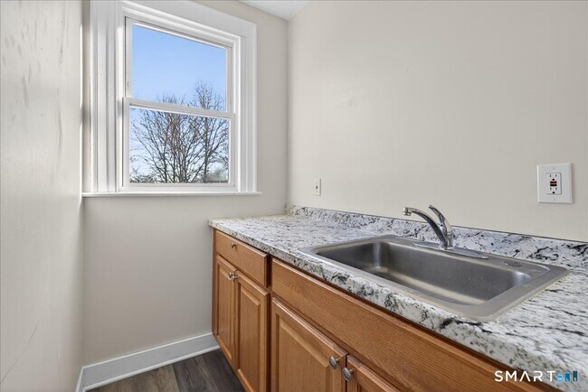 Photo - 38 Bristol St Unit 3