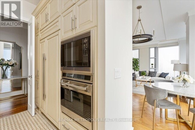 Photo - 183 Wellington St W Unit 2701