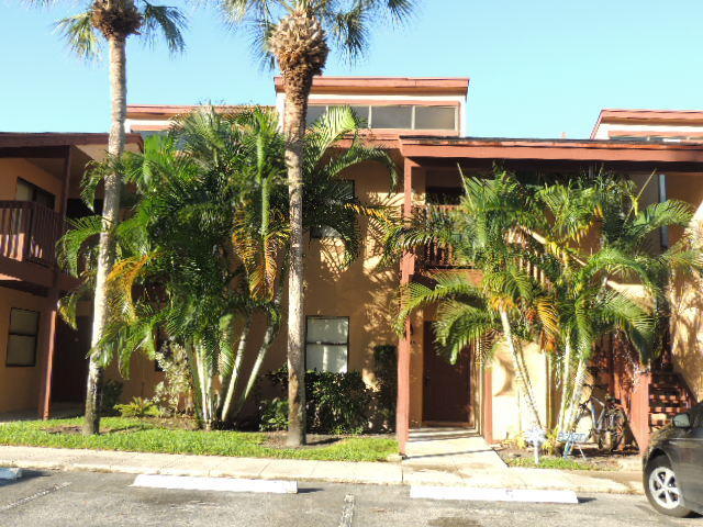 Building Photo - 2505 Lakeview Cir