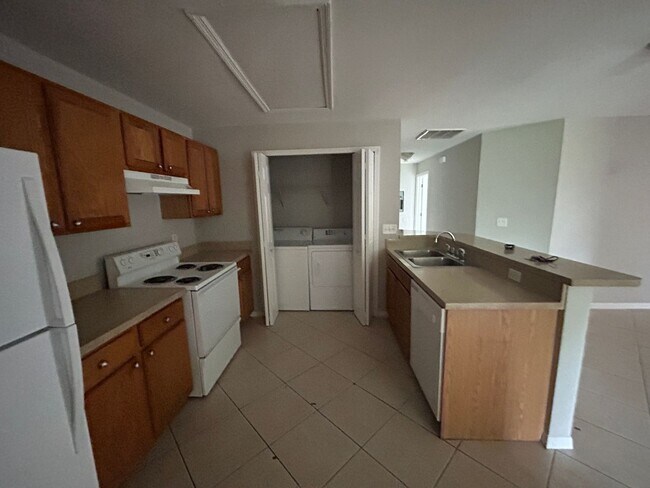 Photo - 4956-4958 24 St SW Unit 4958 24th ST SW