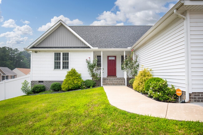 Photo - 100 E Perthshire Ct