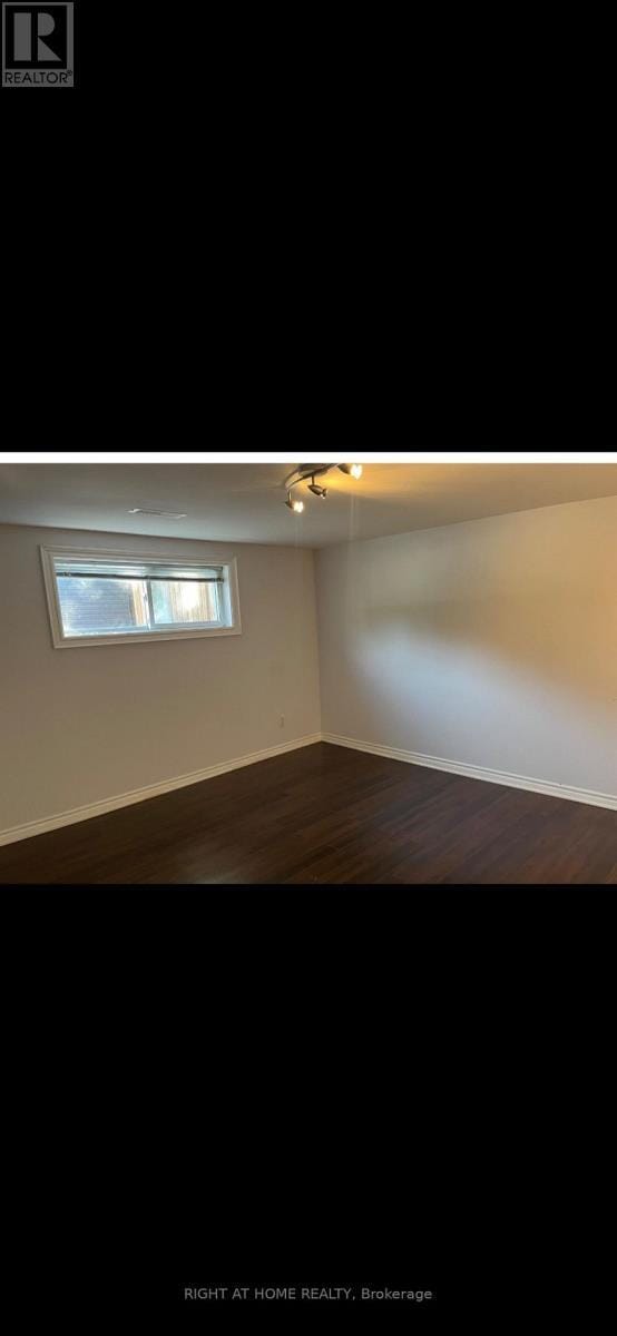 Photo - 86 Langside Ave