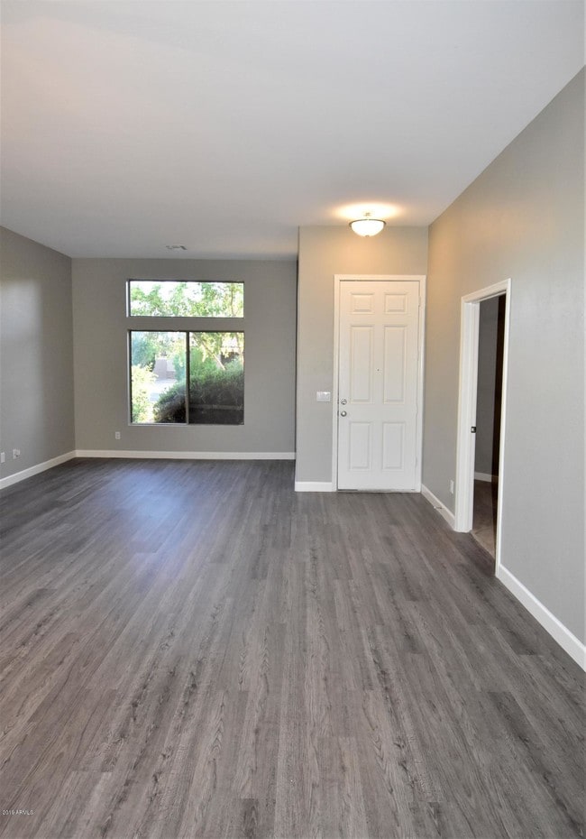 Photo - 9430 W Elm St