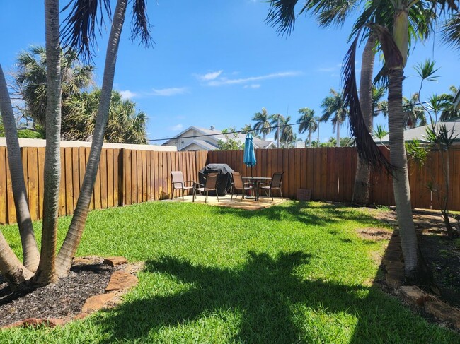 Photo - 1006 SE 4th St Townhome