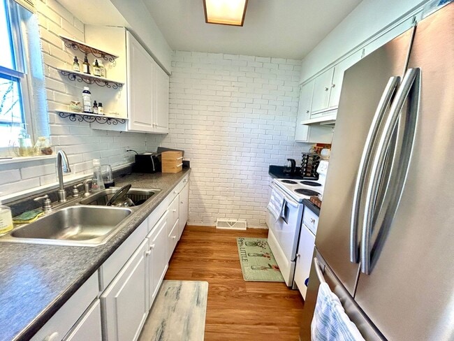 Photo - Beautiful two-story townhome in Denver! Low Maintenance!