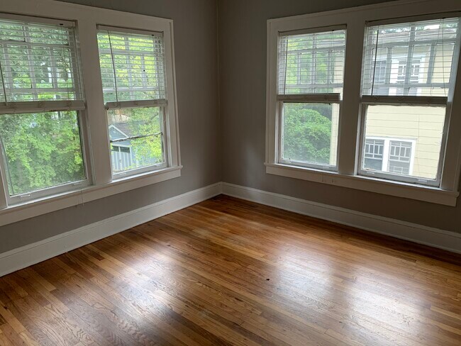 Photo - The Earle Apartments