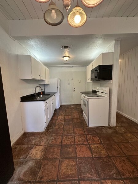 Photo - 14 Lakeway St
