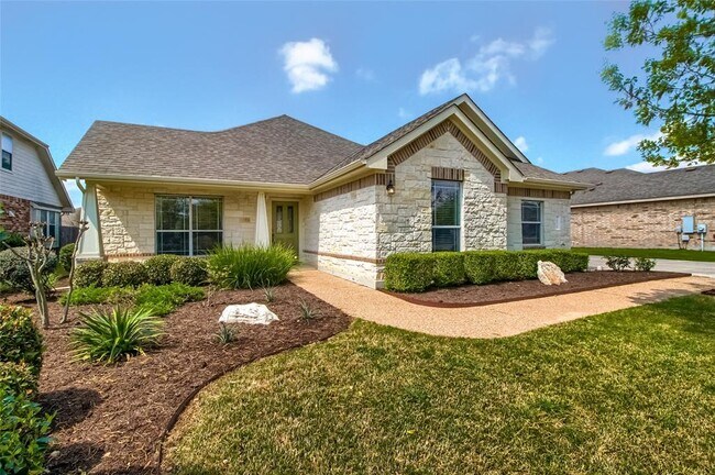 Photo - 18720 Royal Pointe Dr