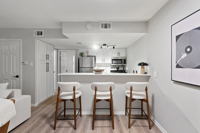 Photo - Creekline Apartments