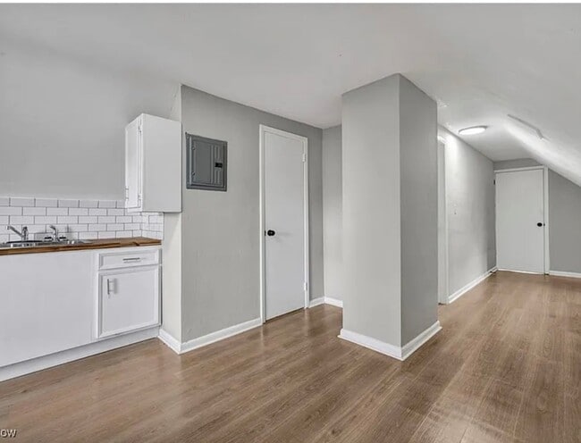 Photo - 3610 E 140th St Unit 3rd Floor