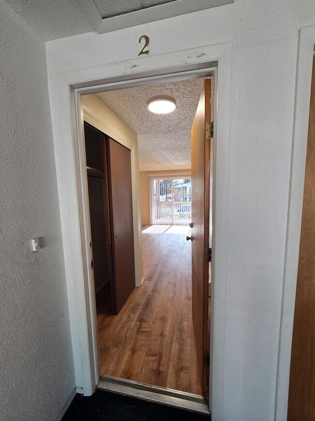 Building Photo - 1849 Terry St Unit 2