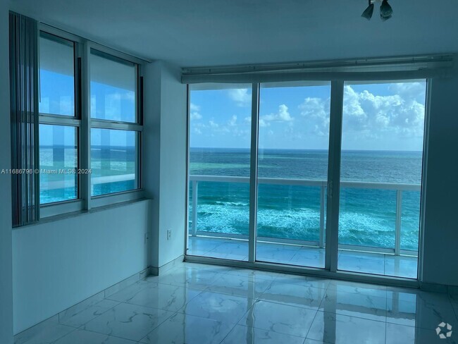 Building Photo - 9201 Collins Ave Rental