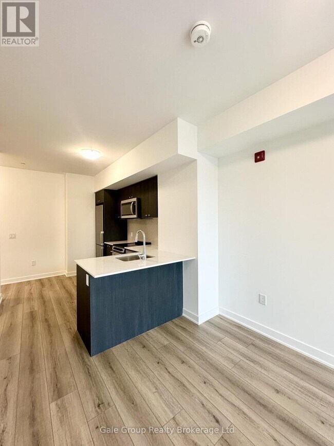 Photo - 312 Erb St. W Unité 204