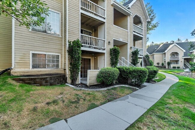 Photo - 1222 E Waterside Cv Unit 10