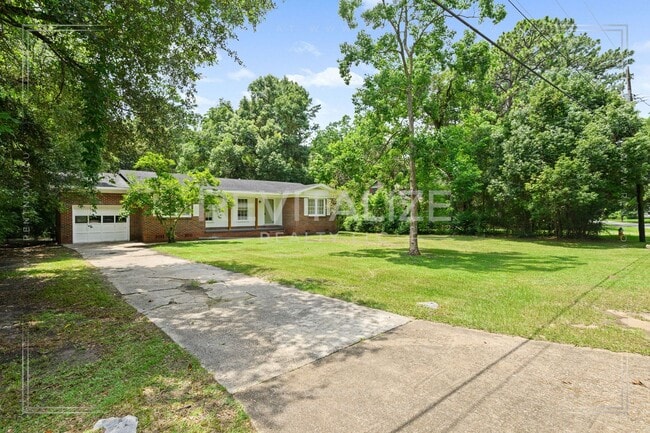 Photo - Beautifully Renovated 3-Bedroom Home with Garage & Spacious Yard in Mobile