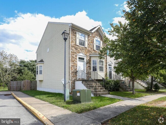 Building Photo - 15 Snowberry St Rental