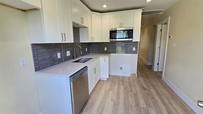 Photo - 3733 Seabrook St
