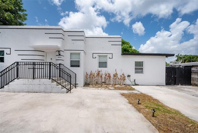 Building Photo - 9050 NW 31st Ave Unit 2