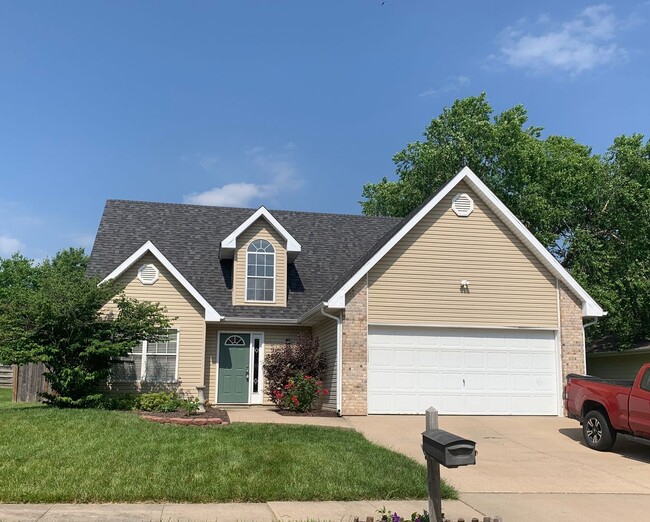 Building Photo - 4BR/2.5BA House, 2-Car Garage - $2,100 *NO SMOKERS OR UNDERGRADS