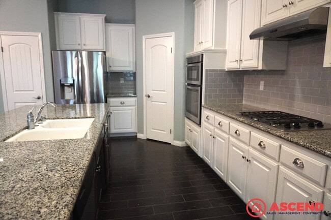 Photo - Stunning Split-Wing Home in Bakersfield's Desirable 93314 — Pool, Upgrades Throughout & Pets Welc...