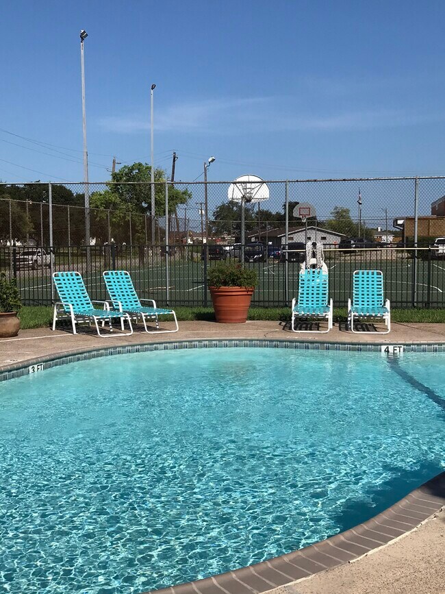 Photo - Peachtree Apartments