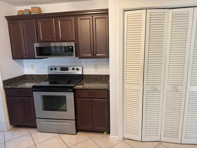 Photo - 121 Beaumont Ln