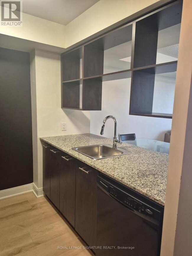Photo - 125 Village Green Square Unit 2708