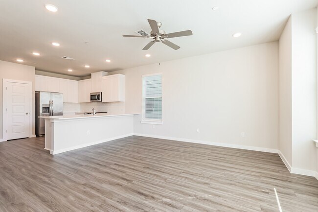 Photo - 18616 Whimsic Aly