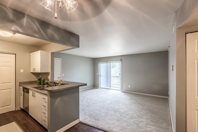 Waters Edge Apartments