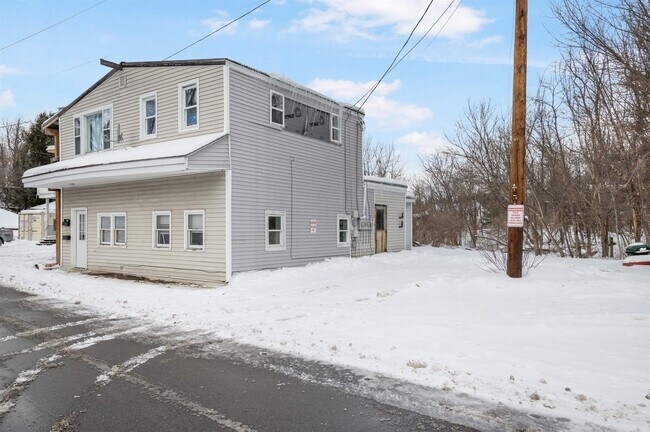 7 Cross St
