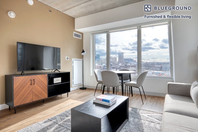 Photo - 1350 Boylston St Unidad FL6-ID858