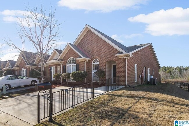 Photo - 101 Hayesbury Ln