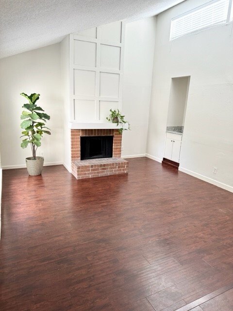 Building Photo - 2235 McKean Dr Rental