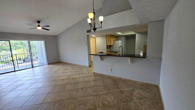 Photo - 9066 W Atlantic Blvd Unidad 436