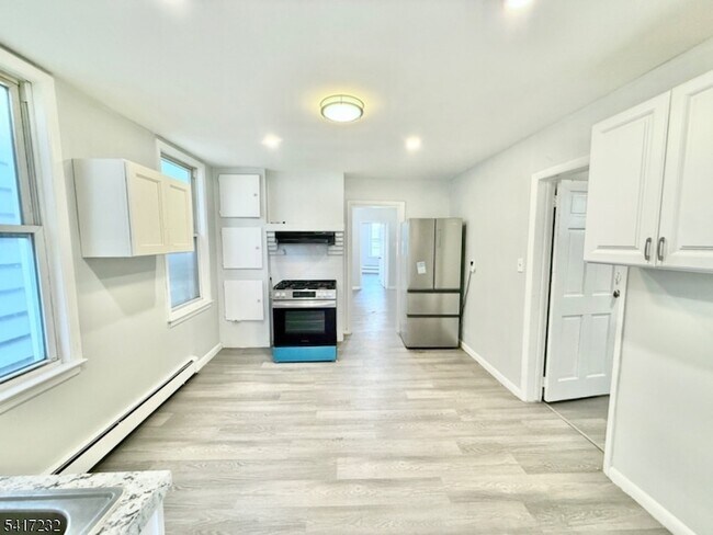 Photo - 46 Hawkins St