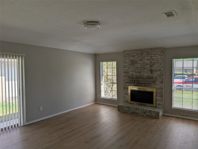 Photo - 11019 Clear Fork Dr