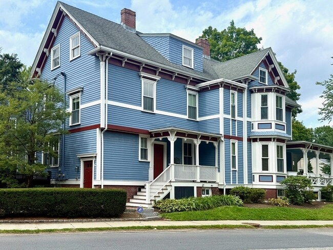 Building Photo - 90 Highland Ave Unit 2
