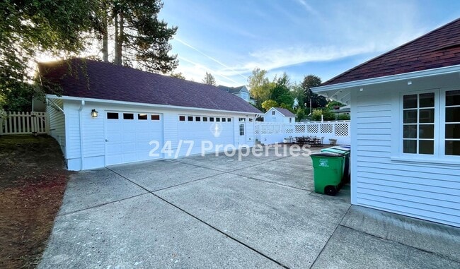 Photo - Unique Large 3BD I 2BA Home - Near Gabriel Park!