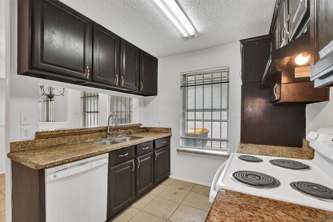 Photo - 17807 Glenmark Dr