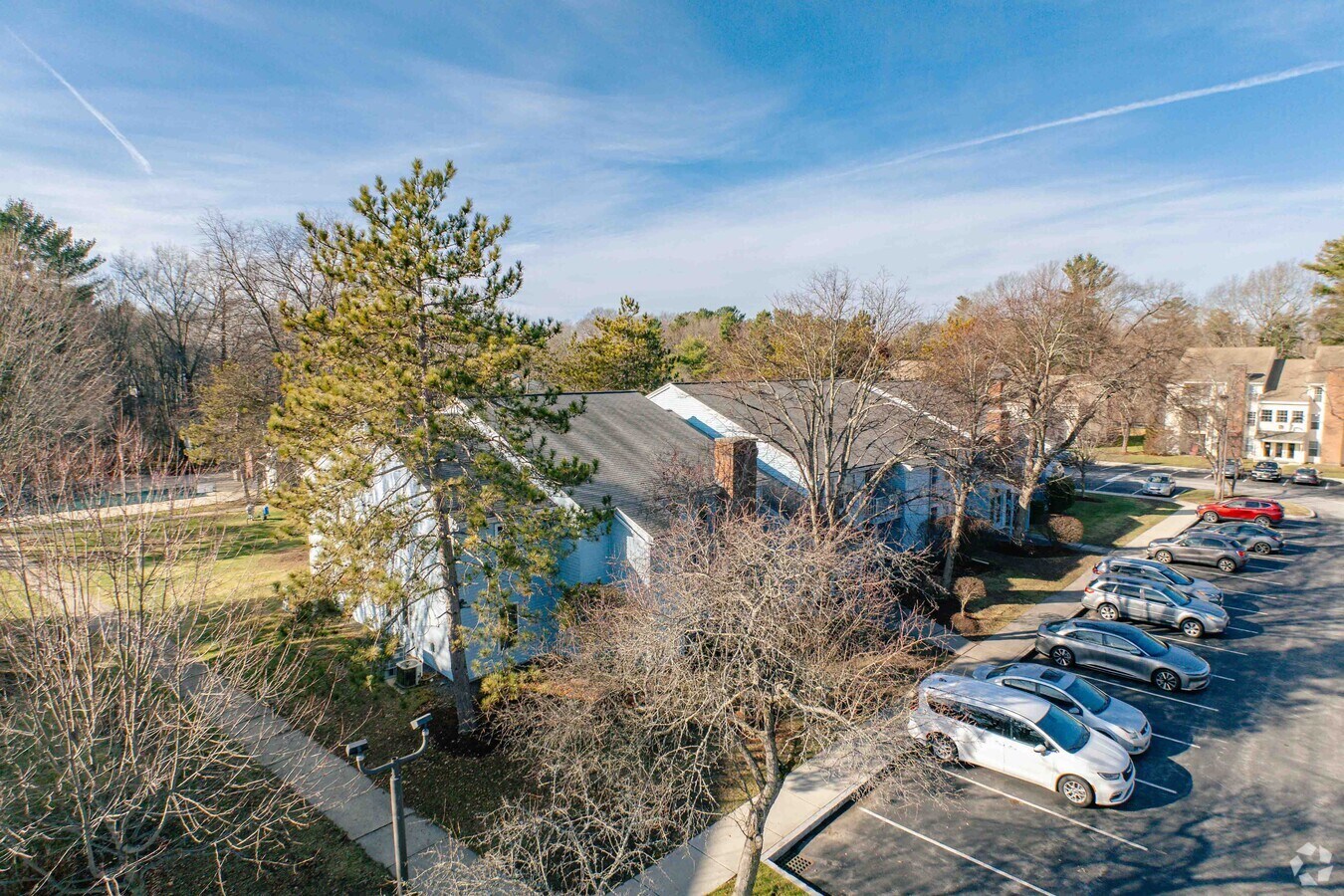 Fotografía del edificio - Deerfield Forest Condominium