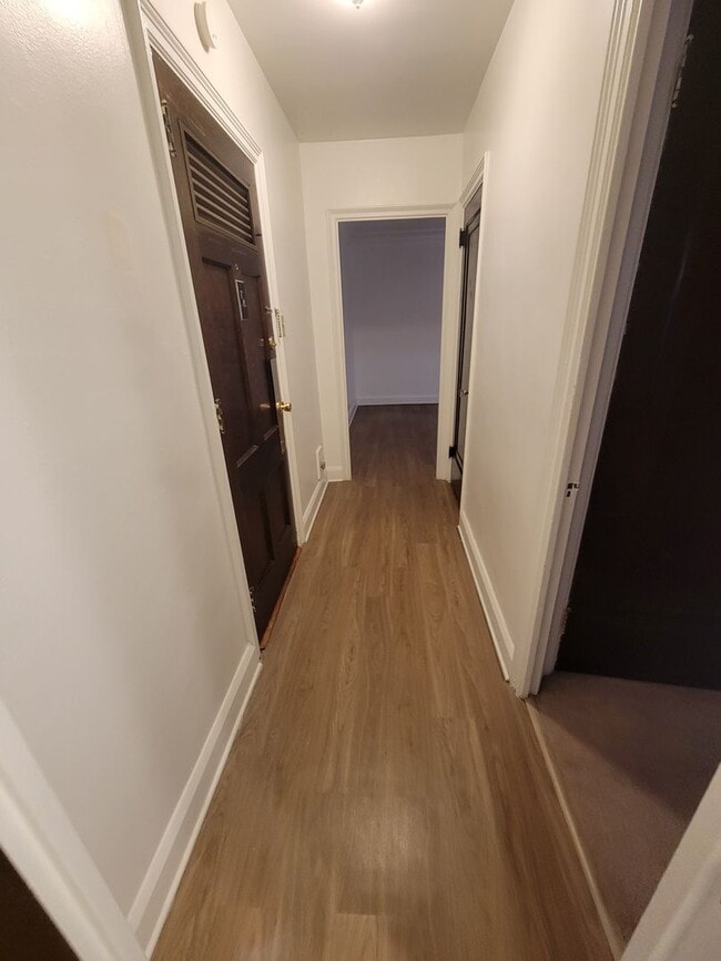 Photo - Thames Manor