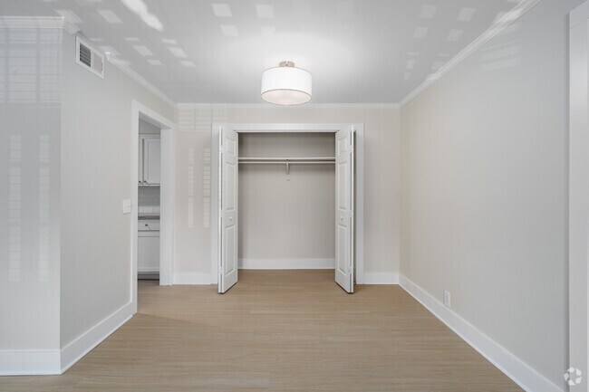2BR, 2BA - 1,080SF - Dining Room