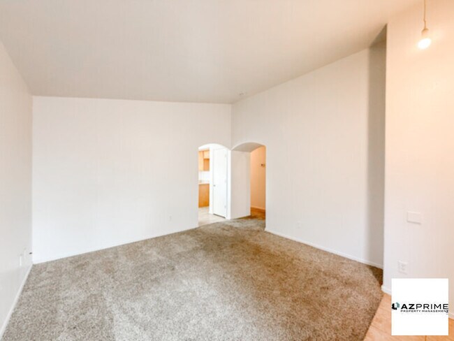 Photo - Lovely 3/2 El Mirage House - Spacious &amp; Modern!