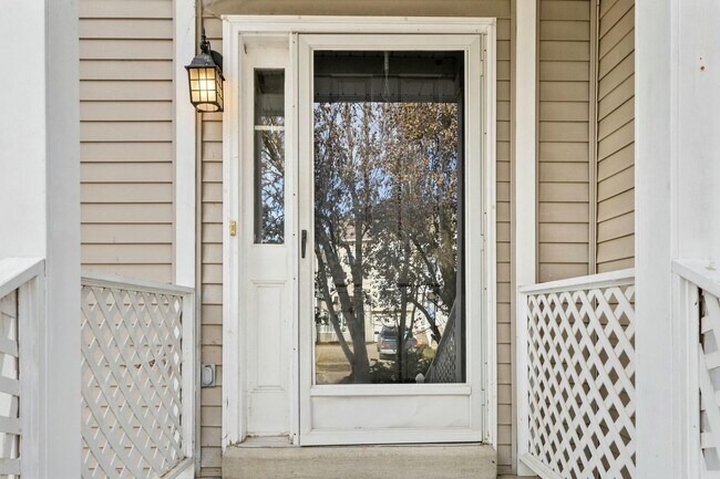 Photo - 424 Windfield Pl